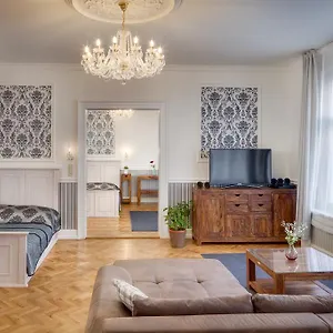 https://veleslavinova-apartment.praguehotelsweb.com